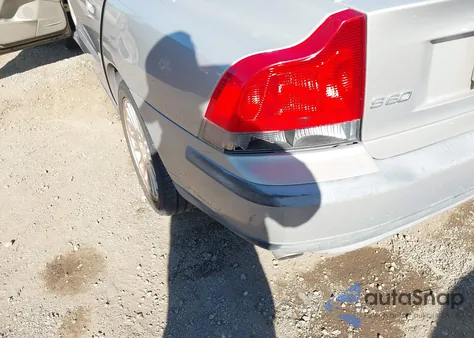 2004 Volvo S60 2.5T из США, поврежденный, VIN YV1RS59V542334087